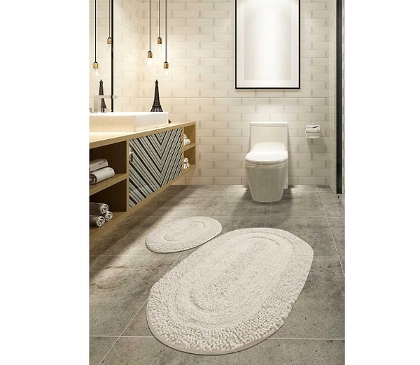 Banyonuza sade şıklık katacak 2'li banyo halısı seti.