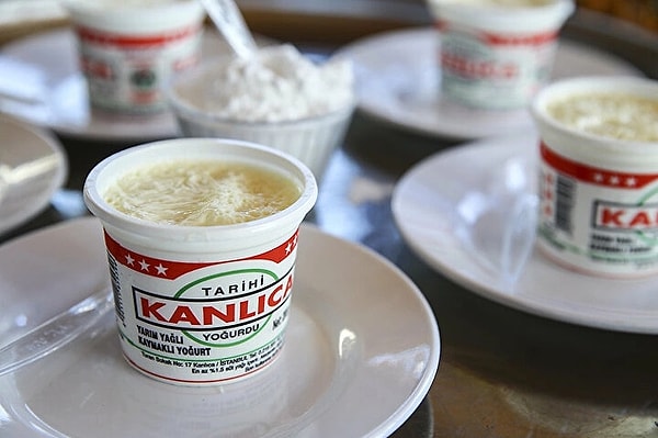 5. Kanlıca Yoghurt: Pure flavour crowned with powdered sugar