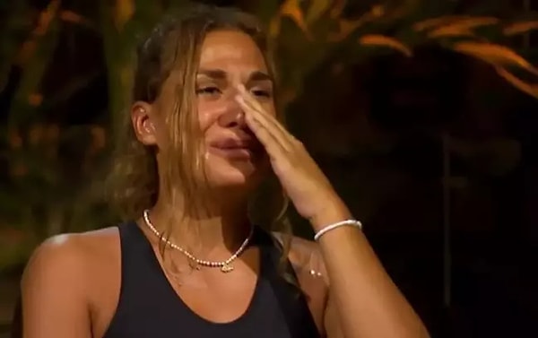 Survivor Almeda, dört çalışana şiddet uygulaması sebebiyle diskalifiye edildi.