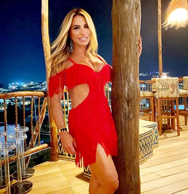 55 yaşındaki Brezilyalı fitness koçu Andréa, kısa süre önce taşındığı Roma'da kendisinden 20 yaş küçük Federico ile tanıştı.