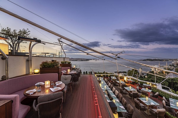 10. Swissotel 16 ROOF (Beşiktaş/Maçka)