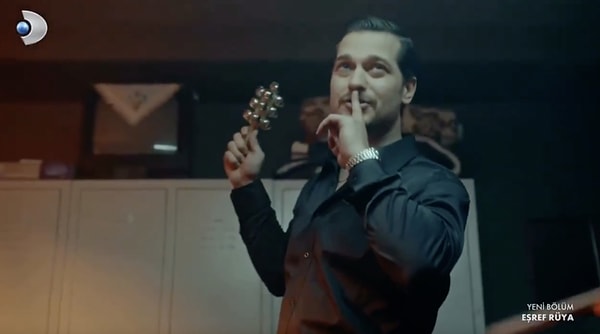 Her bölüm büyük beğeni toplayan Çağatay Ulusoy'sa bu bölümde Ebru Yaşar ve Burak Bulut'un düet yaptığı 'Kehribar' şarkısını söyledi.