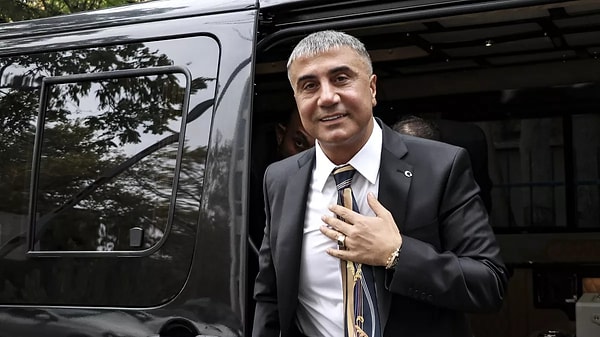 Hakkında kırmızı bültenle arama kararı olan suç örgütü lideri Sedat Peker hakkında gazeteci Timur Soykan’dan flaş iddialar gündeme getirildi.