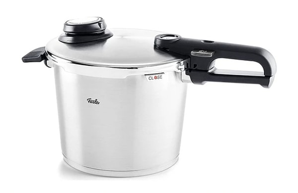 9. Hızlı ve lezzetli yemekler için Fissler Vitavit Premium Düdüklü Tencere Hepsiburada’da indirimli fiyatıyla sizi bekliyor!