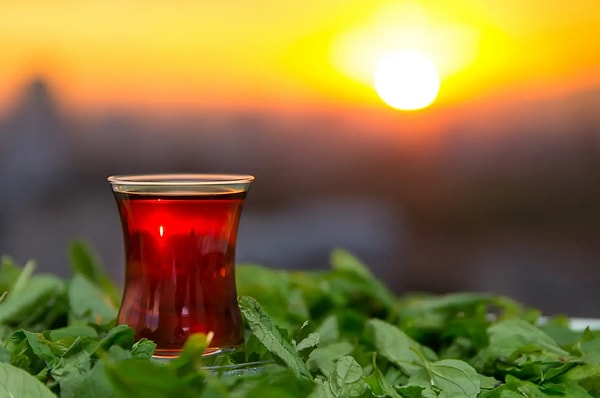 Hatta çay birimiyle ilgilenen potansiyel alıcılar ile görüşmelerin başladığı açıklandı. Satışın gerekçesi belli oldu.