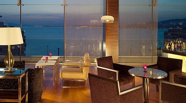 3. Sky Bar (Swissotel Büyük Efes, Alsancak)