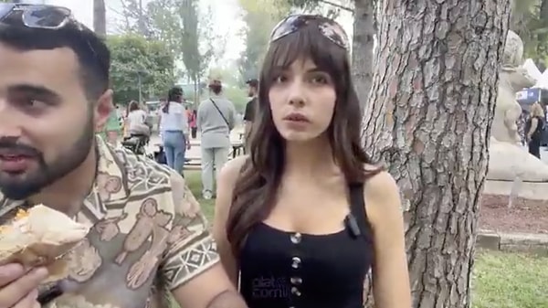 Bir anda ne olduğunu anlayamayan yayıncı, şaşkınlıkla etrafı izlemeye başladı.