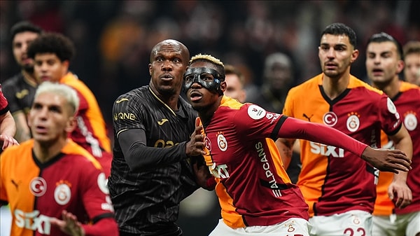 Saat 19.00'da başlayacak karşılaşmada ilk 11'ler