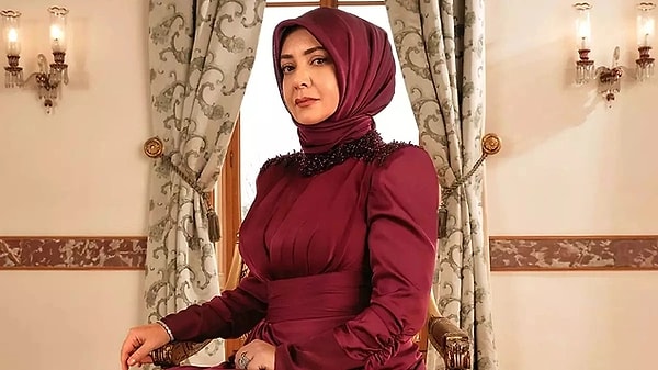 2. Kızılcık Şerbeti'nden ayrıldıktan sonra hakkındaki dedikodulara yanıt verdi. Görseli