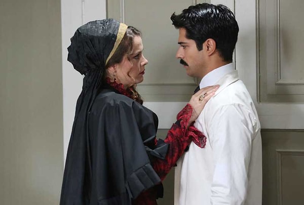 Çalıkuşu Eleştiri ve Ödüller