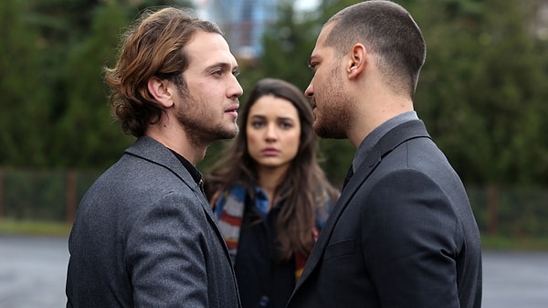 İçerde Oyuncu Kadrosu Görseli