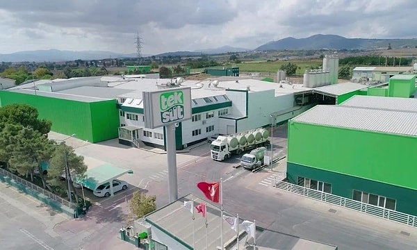 Ünlü süt markalarından Teksüt ve Gönenli markaları hakkında Rekabet Kurumu tarafından soruşturma başlatıldı. Görseli