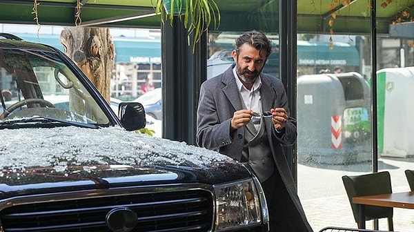 Dizide Gürdal karakterine hayat veren Necip Memili'nin Instagram paylaşımı kafaları karıştırdı. Görseli