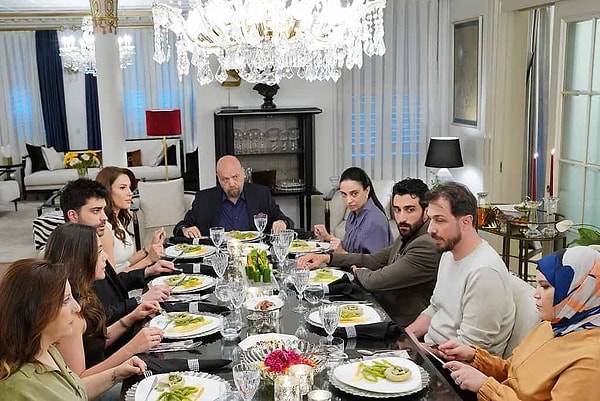 Fenomen dizi Kızılcık Şerbeti, geçtiğimiz hafta 100. bölümüyle ekrana geldi. Görseli