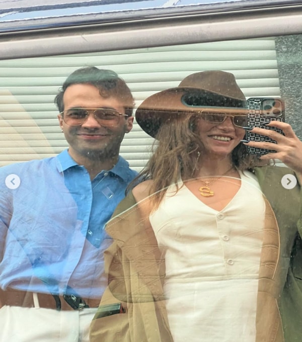 Ekranların sevilen yüzü Serenay Sarıkaya, uzun bir süredir şarkıcı Mert Demir ile aşk yaşıyor biliyorsunuz.