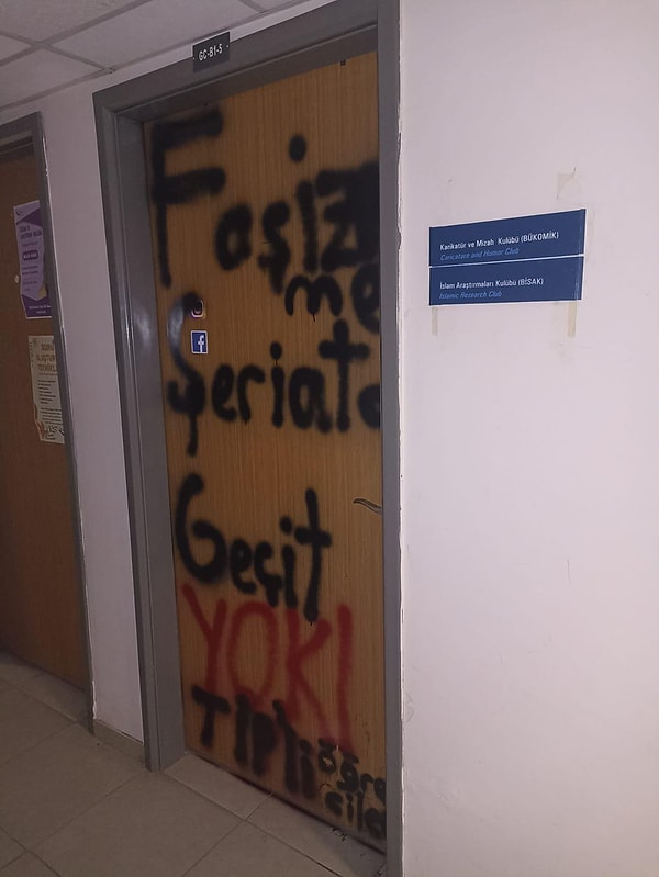 Boğaziçi Üniversitesi’nde bugün hareketli anlar yaşandı. Görseli
