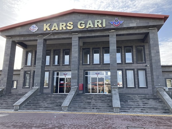 8. Kars Station