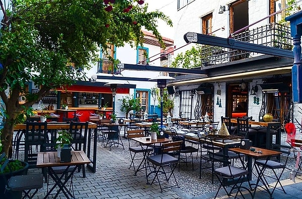 8. Goya Restaurant