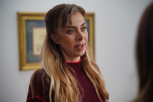 Kızılcık Şerbeti'nin 100. bölümü hakkında paylaşım yapan Yeldan, diziye konuk oyuncu olarak gelip 24 bölümdür yer aldığını açıkladı. Görseli