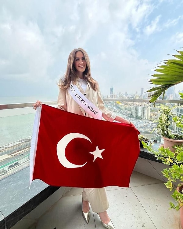 Neyse ki yorumlara kulak asmıyor ve Miss World yarışması için heyecan dolu paylaşımlarına devam ediyor.