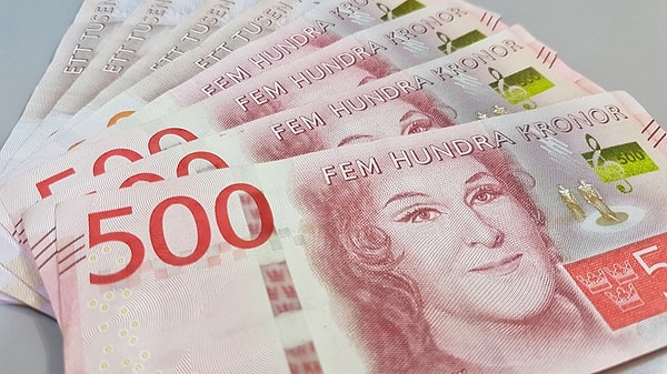 2. Krona aslında taç demek ve bu hiç de tesadüf değil. Görseli