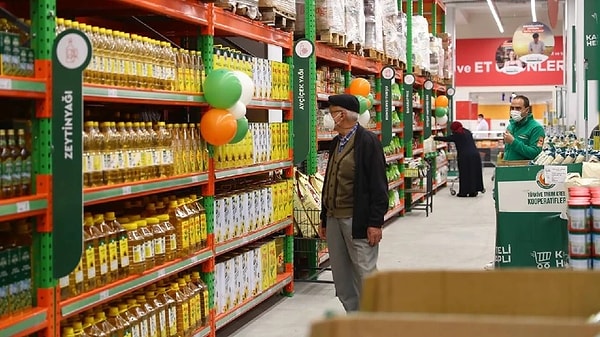 Genel Müdür Varol Halepli, Tarım Kredi’nin mevcut müşteri kitlesinin büyük kısmını orta ve üzeri yaş grubunun oluşturduğunu söyledi. Buna genç nüfusu da kapsayacak şekilde yeni strateji geliştirdiklerine değinen Varol Halepli, şunları söyledi: