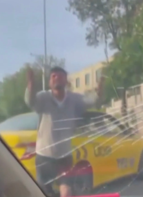 Alternatif taksi hizmeti veren araçlar taksiciler tarafından kabul görmüyor. Görseli