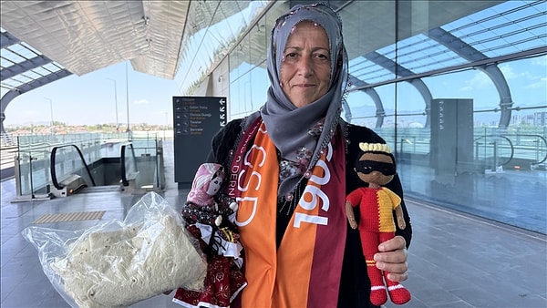 Bu kutlamalarda bir taraftar vardı ki özel davetle geldi. Görseli