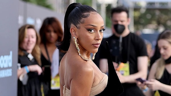 Doja Cat Sahnede Değil, Adeta Moda Sahnesinde Yürüdü, Wango Tango Gecesini Yaktı Geçti!