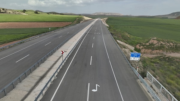 Melodiyi duyabilmek içinse sabit hızda olmak önemli.