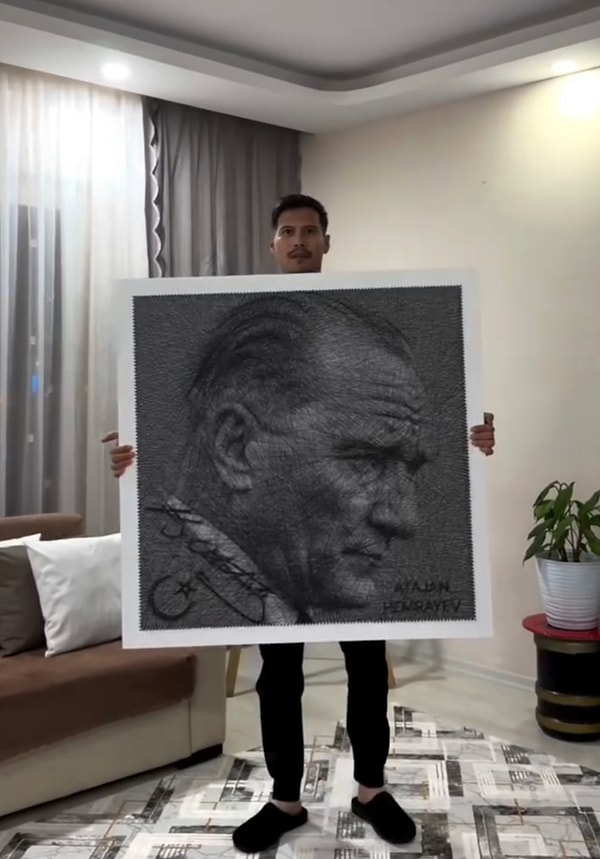 Ressam beğenilerin ve güzel yorumların odağı oldu. Görseli