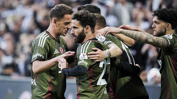 Beşiktaşlı Futbolculara Birkaç Söz Görseli