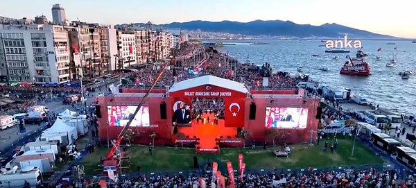 Cumhuriyet Halk Partisi bugün İzmir’de kalabalık bir miting gerçekleştirdi. Görseli