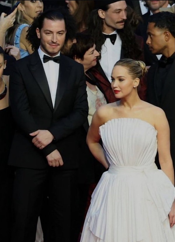 Fakat 40 yılda bir denk gelecek bir şey yaşandı; Boran Kuzum, dünyaca ünlü aktris Jennifer Lawrence'la aynı kareye girdi ancak...