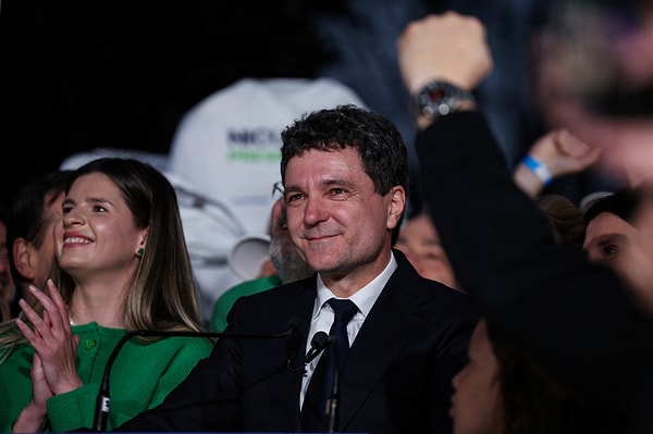 Romanya yeniden sandık başına gitti, eski Bükreş Belediye Başkanı Dan zaferini ilan etti.