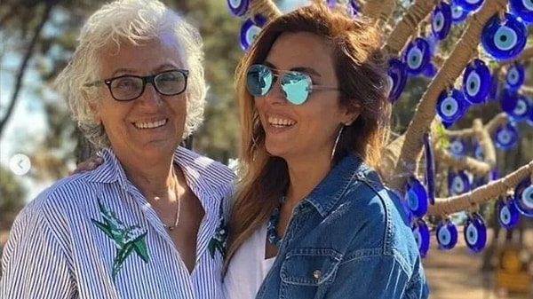 Aslı Hünel, acı haberi yine sosyal medya hesabından duyurdu.