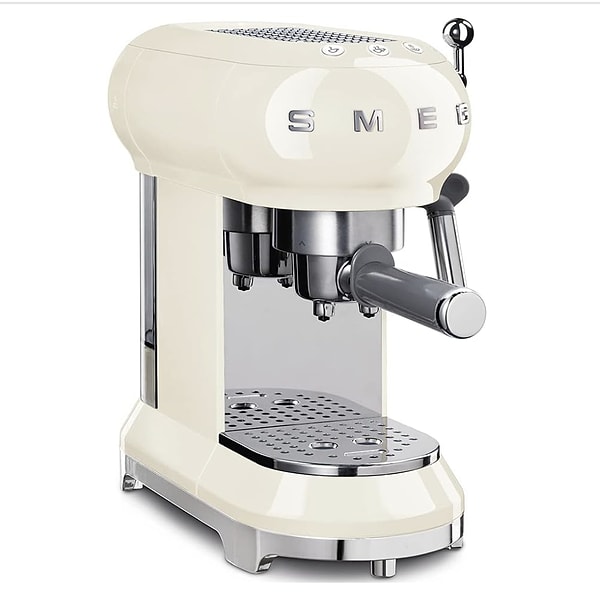 2. Amazon’da fırsat sizi bekliyor: Smeg ECF01CREU ile retro şıklığı ve enfes espressoyu keşfedin!