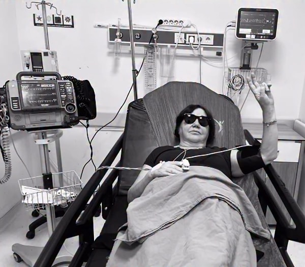 69 yaşındaki Nazan Öncel'den sağlık durumuna ilişkin yeni bir açıklama geldi. Öncel, kalbine iki stent takıldığını açıkladı.