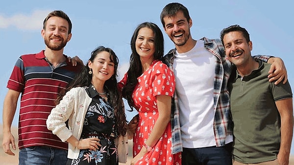 TRT 1 ekranlarının sevilen dizisi Gönül Dağı, cumartesi akşamlarının vazgeçilmezlerinden biri olmaya devam ediyor. Görseli