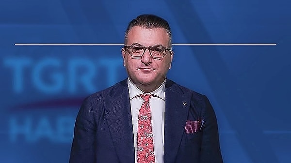 Cem Küçük, cep telefonu iddiasını yorumladı. Görseli