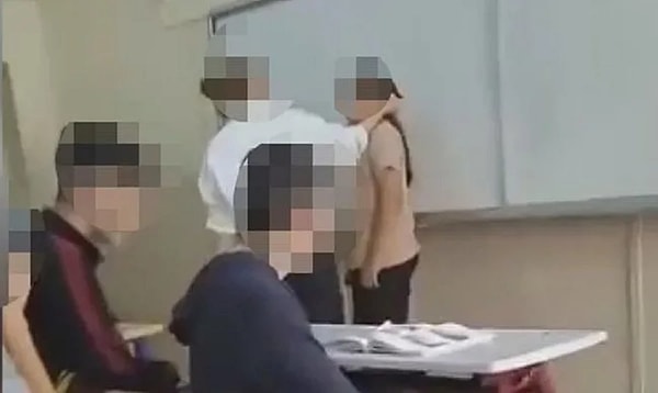 Pendik’teki Ergenekon Ortaokulu'nda görev yapan öğretmenin uyguladığı şiddet tepki çekmişti. Görseli