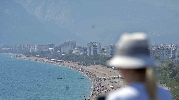 Kurban Bayramı tatili kaç gün olacak sorusunun cevabı heyecanla beklenirken cevabı merakla beklenen bir soru daha gündeme geldi. Okul tatili ne zaman olacak? Görseli