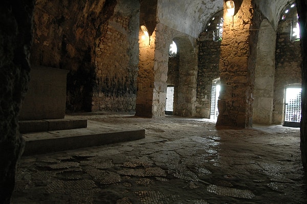 Saint Pierre Church Entrance Fee and Visiting Hours
