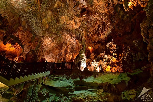 How to get to Damlatas Cave?