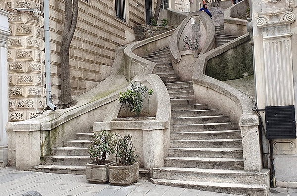 Where are the Camondo Stairs?