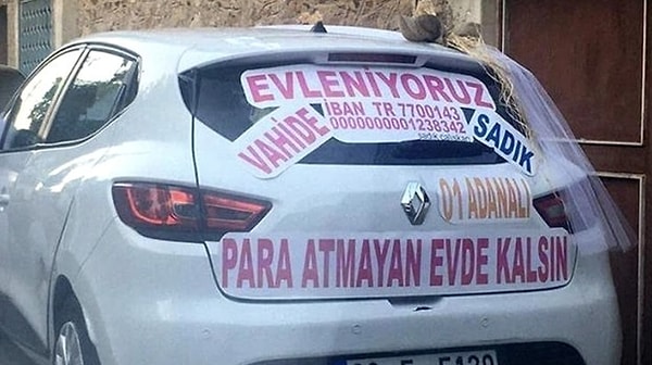 "Evleniyoruz para atmayan kalmasın"