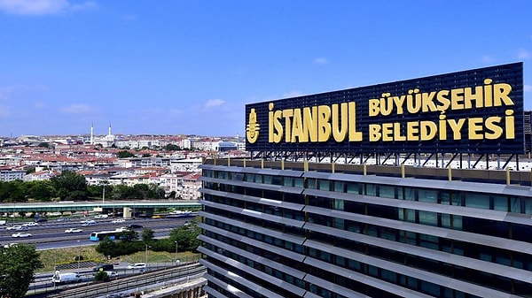 İstanbul Büyükşehir Belediyesi'nde yolsuzluk ve usülsüzlük iddiaları üzerine başlatılan operasyonların üçüncü dalgasında yeni bir gelişme yaşandı. Görseli