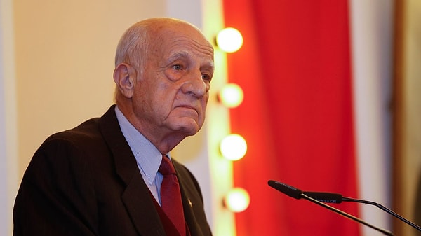 İnan Kıraç Kariyer Başlangıcı