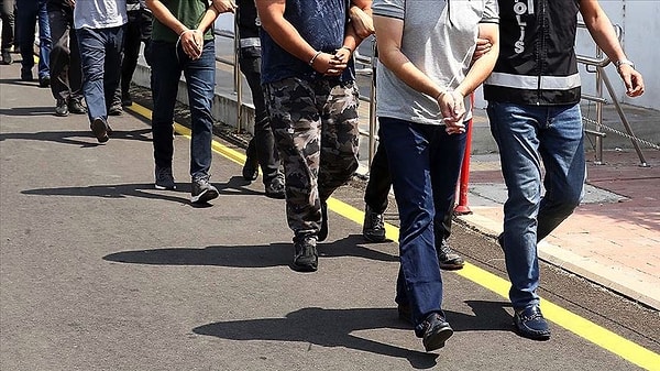 İstanbul'da FETÖ'nün TSK yapılanmasına yönelik operasyon: 56 gözaltı