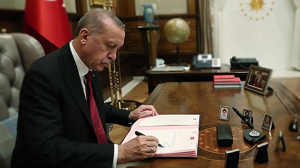 MEB'de yapılan görevden alma ve atamalar ise şöyle: Görseli